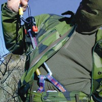 harness.jpg (17447 bytes)